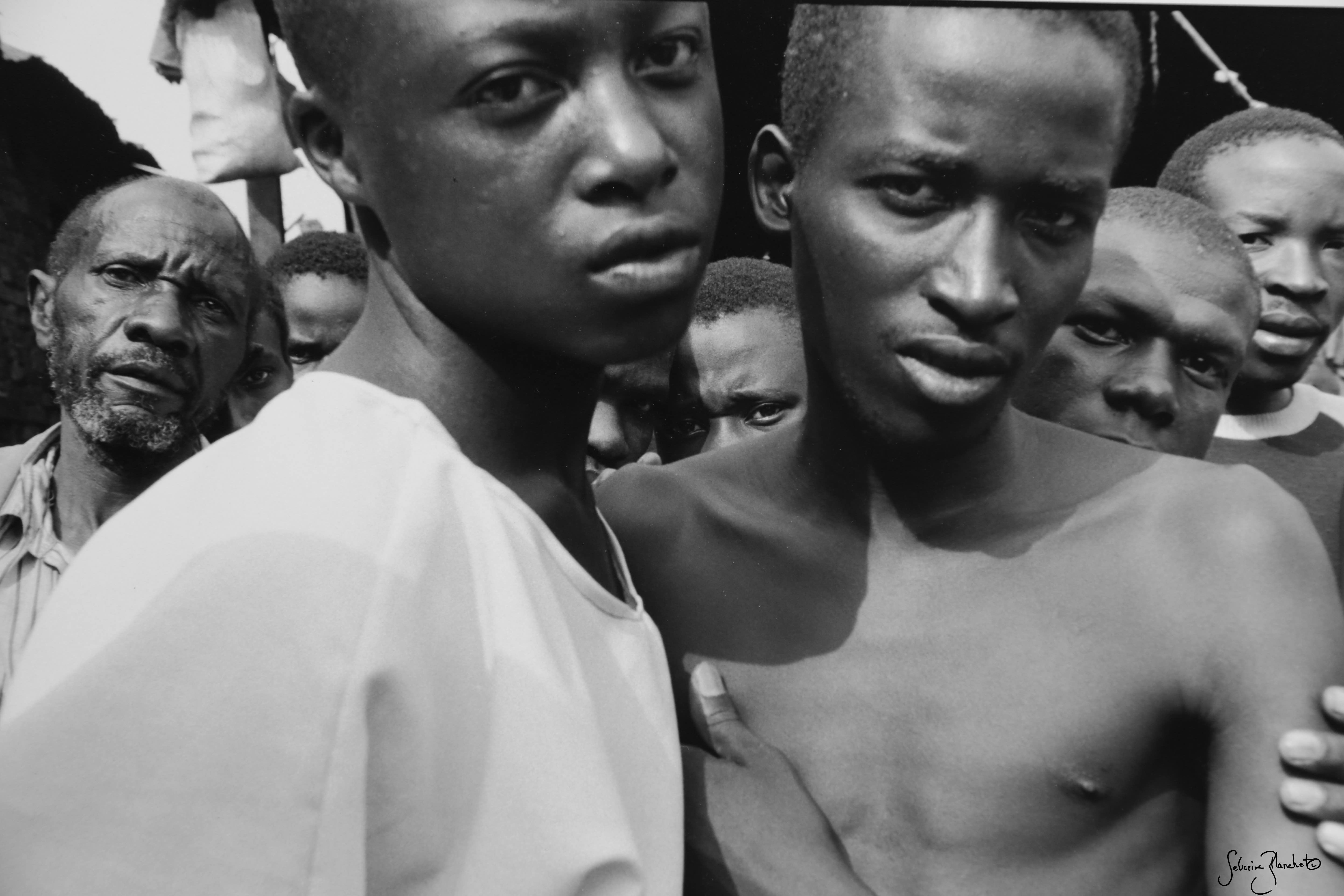 11.prisonniers_hutus___rwanda_-_copie